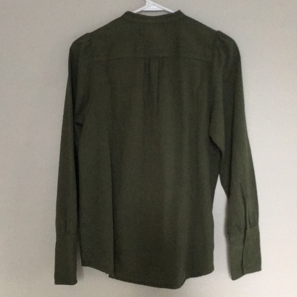 3/$30 J Crew Point Sur Green Draped Button Shirt - Picture 4 of 7